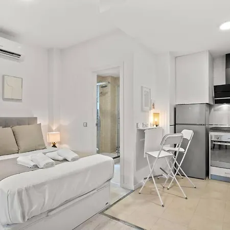 Estudio Nice Stay Dos Aceras Málaga Buitenkant foto
